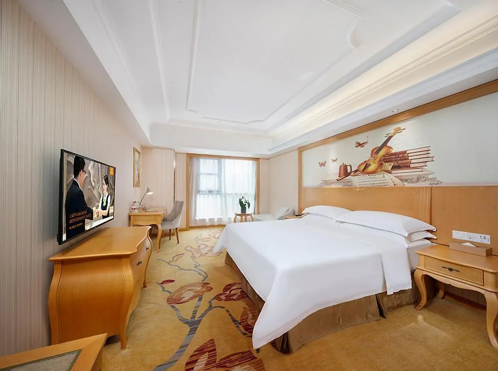 Vienna Hotel Zhengzhou Zhongyuan Futa