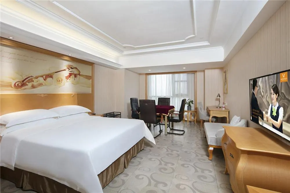 Vienna Hotel Zhengzhou Zhongyuan Futa